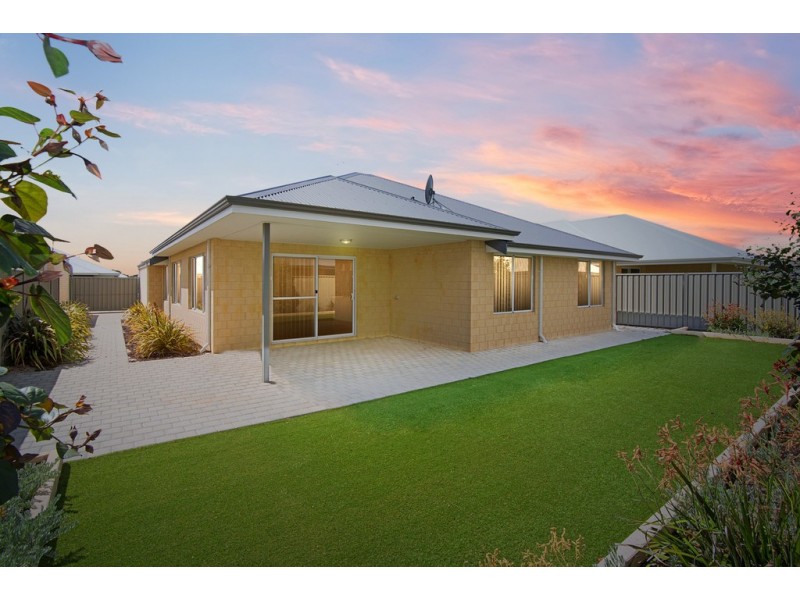 13 Silvereye Street, Kealy WA 6280