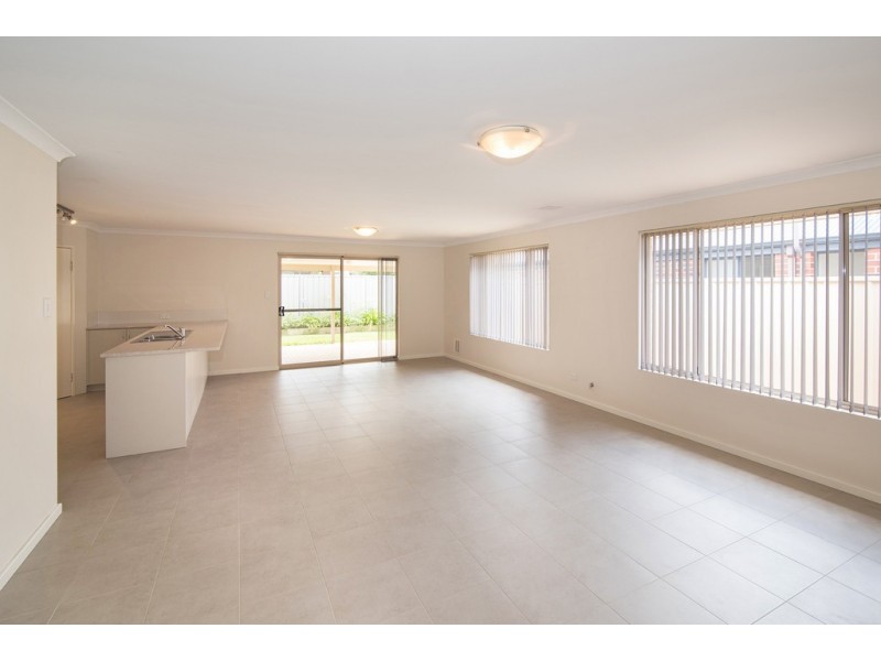 118 Beachfields Drive, Abbey WA 6280