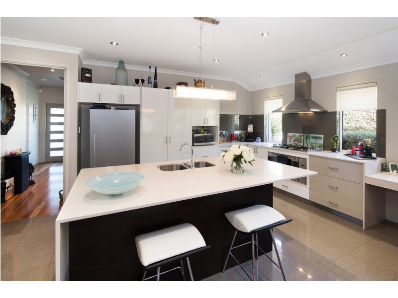 9 Matisse Way, Yalyalup WA 6280