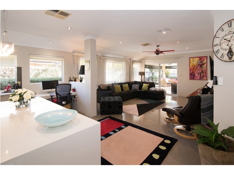 9 Matisse Way, Yalyalup WA 6280