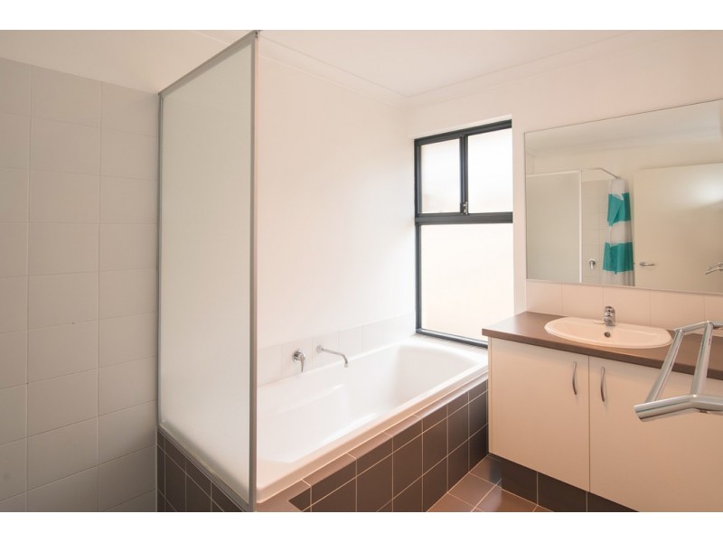 5 Flinders Crescent, Abbey WA 6280