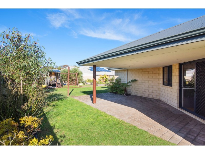 5 Flinders Crescent, Abbey WA 6280