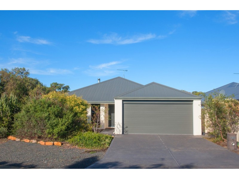 5 Flinders Crescent, Abbey WA 6280