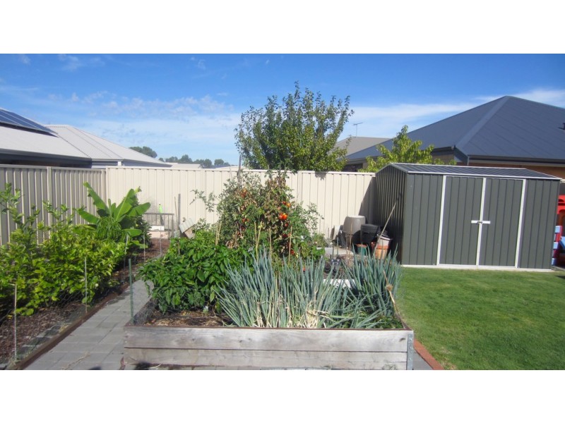 5 Flinders Crescent, Abbey WA 6280