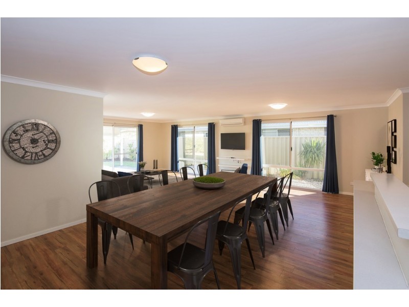 4 Beachfields Drive, Broadwater WA 6280