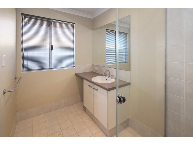 4 Beachfields Drive, Broadwater WA 6280