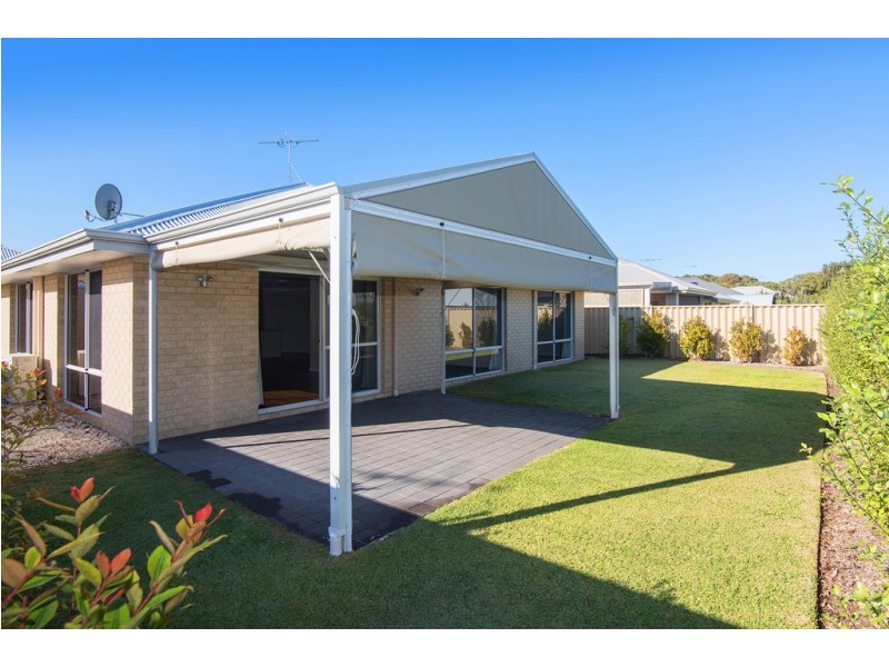 4 Beachfields Drive, Broadwater WA 6280