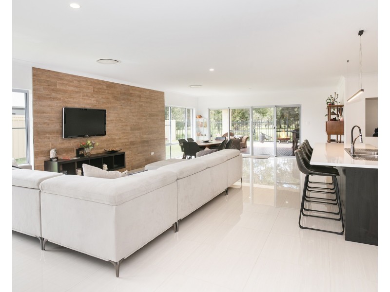 56 Pickmore Circus, West Busselton WA 6280