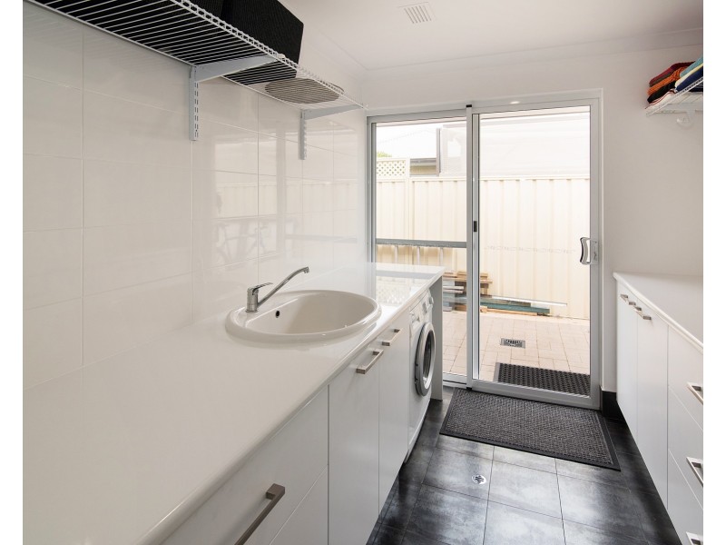 56 Pickmore Circus, West Busselton WA 6280