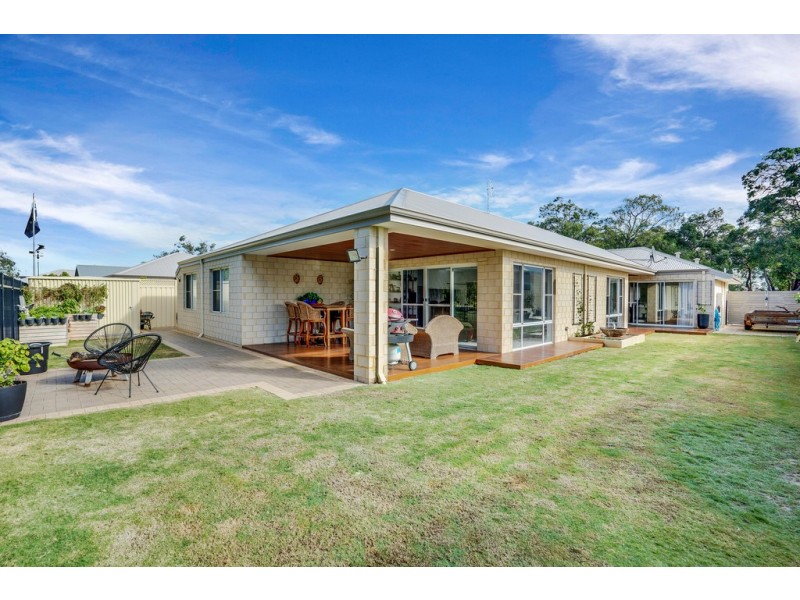 56 Pickmore Circus, West Busselton WA 6280