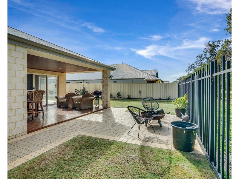 56 Pickmore Circus, West Busselton WA 6280