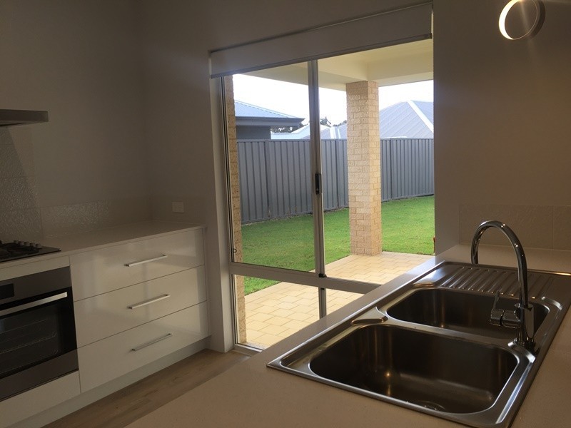 142 Dunsborough Lakes Drive, Dunsborough WA 6281