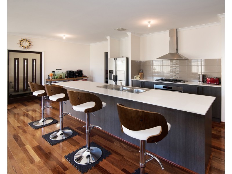 5 Bourke Way, Broadwater WA 6280