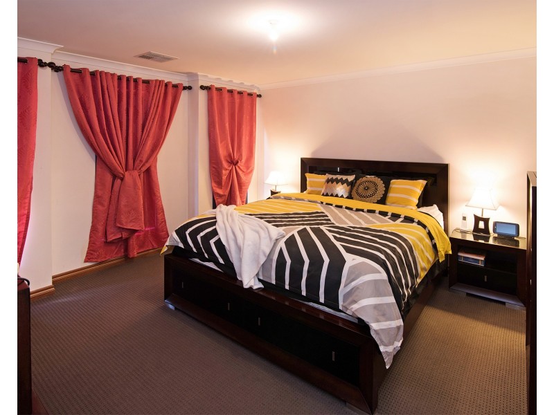 5 Bourke Way, Broadwater WA 6280