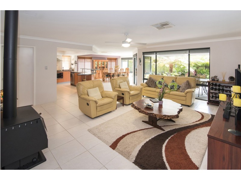 14 Pebble Drive, Geographe WA 6280