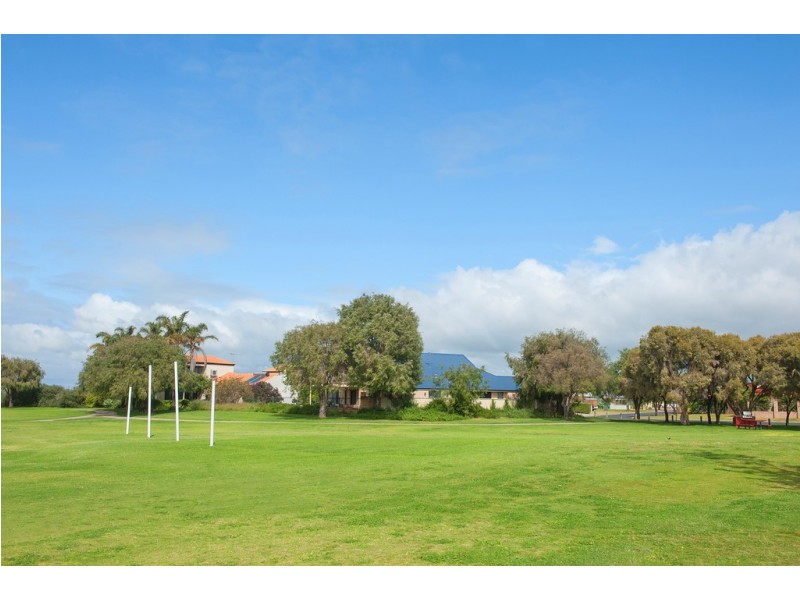 14 Pebble Drive, Geographe WA 6280