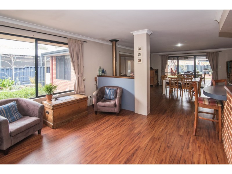2 Canterbury Place, West Busselton WA 6280