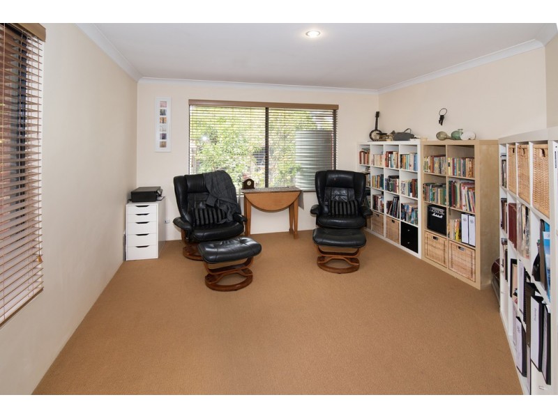 2 Canterbury Place, West Busselton WA 6280