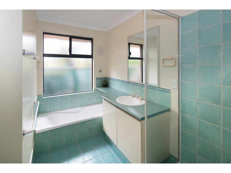 2 Canterbury Place, West Busselton WA 6280