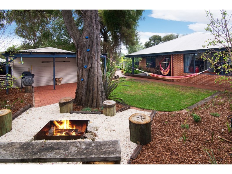 2 Canterbury Place, West Busselton WA 6280