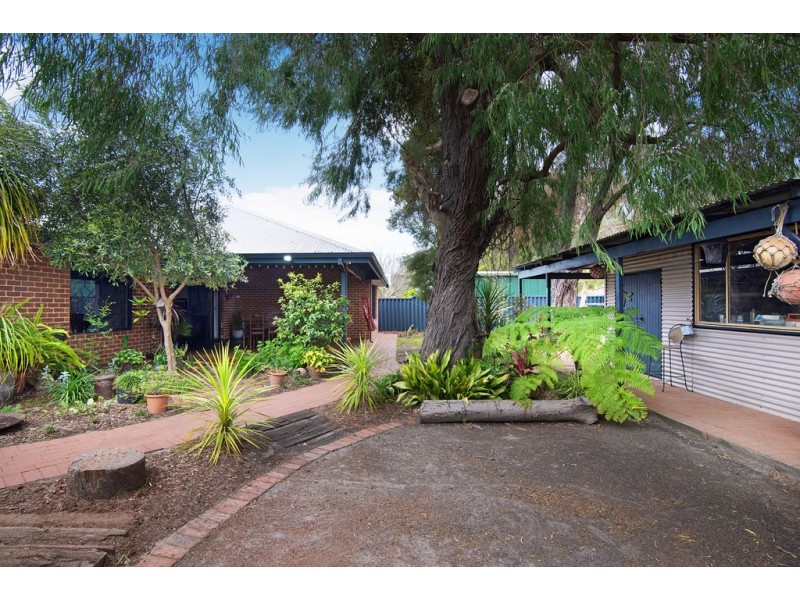 2 Canterbury Place, West Busselton WA 6280