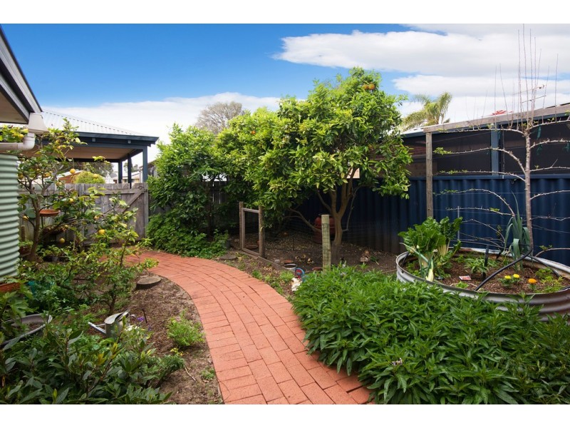 2 Canterbury Place, West Busselton WA 6280