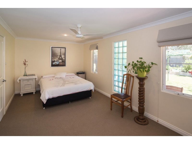 5 Roberts Road, Abbey WA 6280