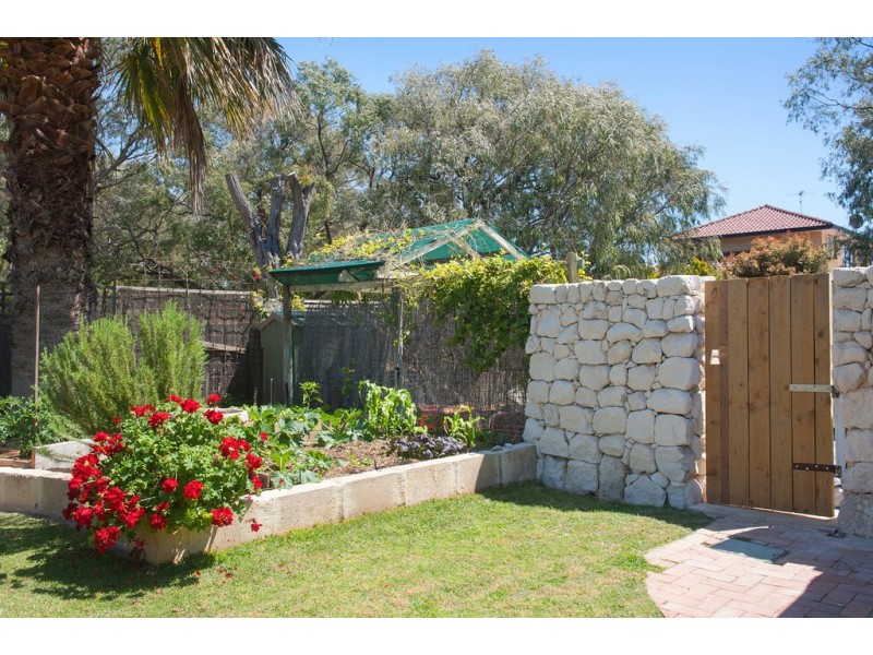 5 Roberts Road, Abbey WA 6280