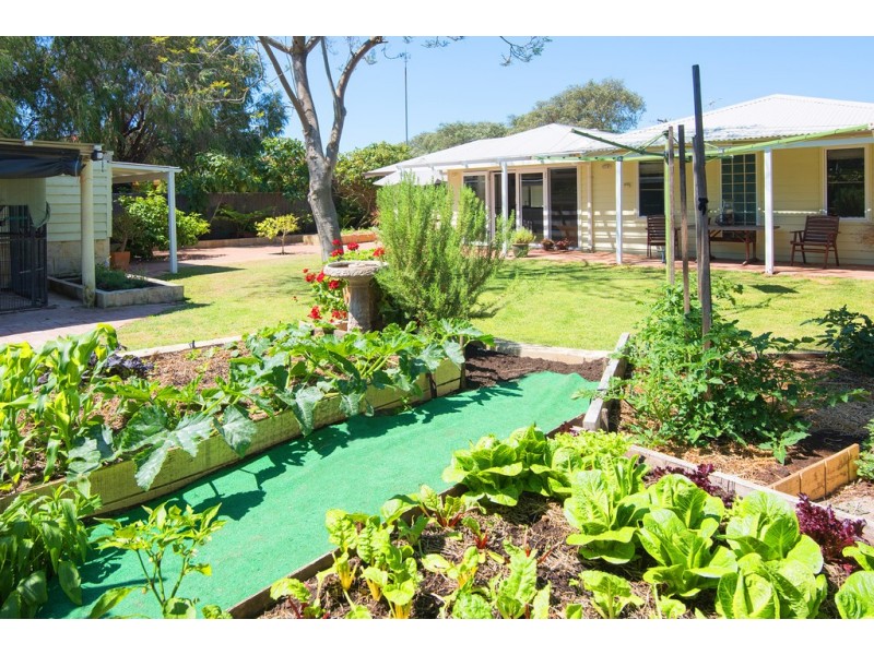 5 Roberts Road, Abbey WA 6280