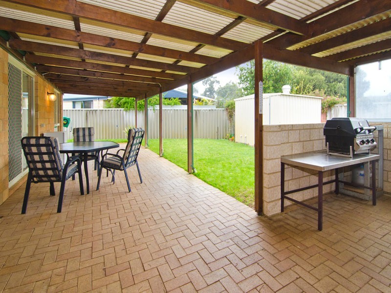 4 Karrinyup Retreat, West Busselton WA 6280