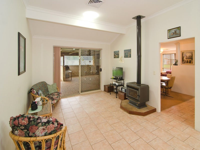 4 Karrinyup Retreat, West Busselton WA 6280