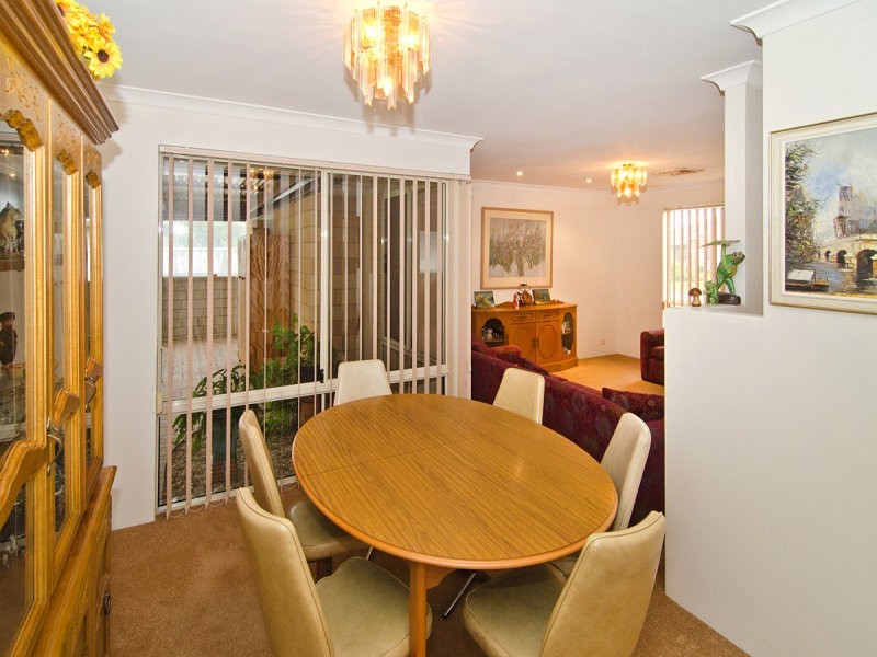 4 Karrinyup Retreat, West Busselton WA 6280