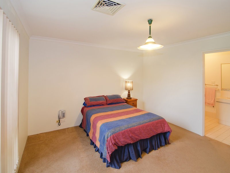 4 Karrinyup Retreat, West Busselton WA 6280