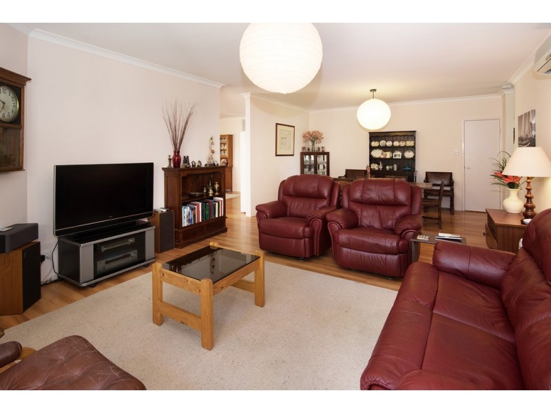 14 Karrinyup Retreat, West Busselton WA 6280