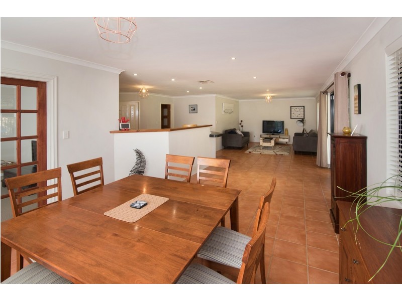 347 Bussell Highway, Broadwater WA 6280