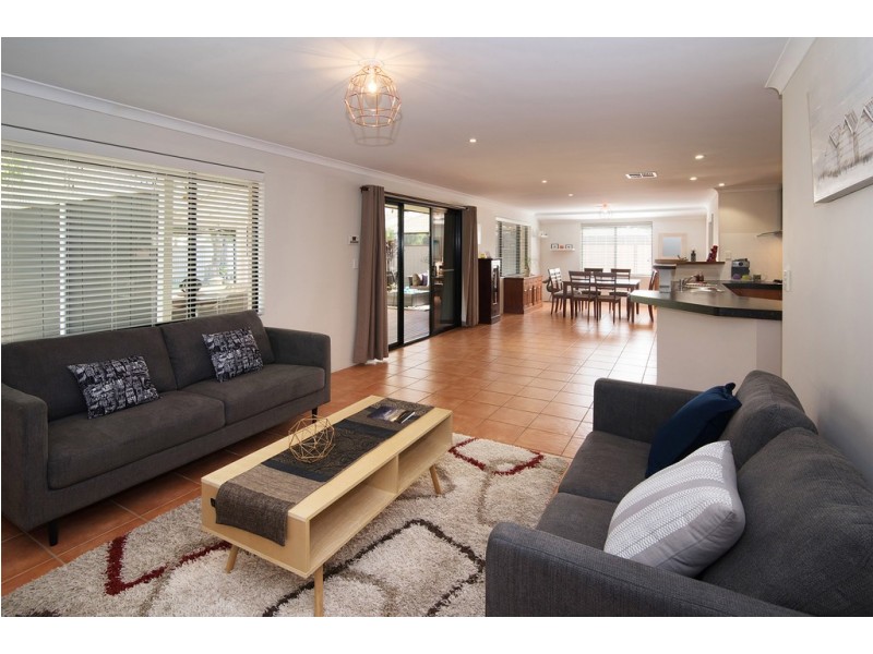 347 Bussell Highway, Broadwater WA 6280