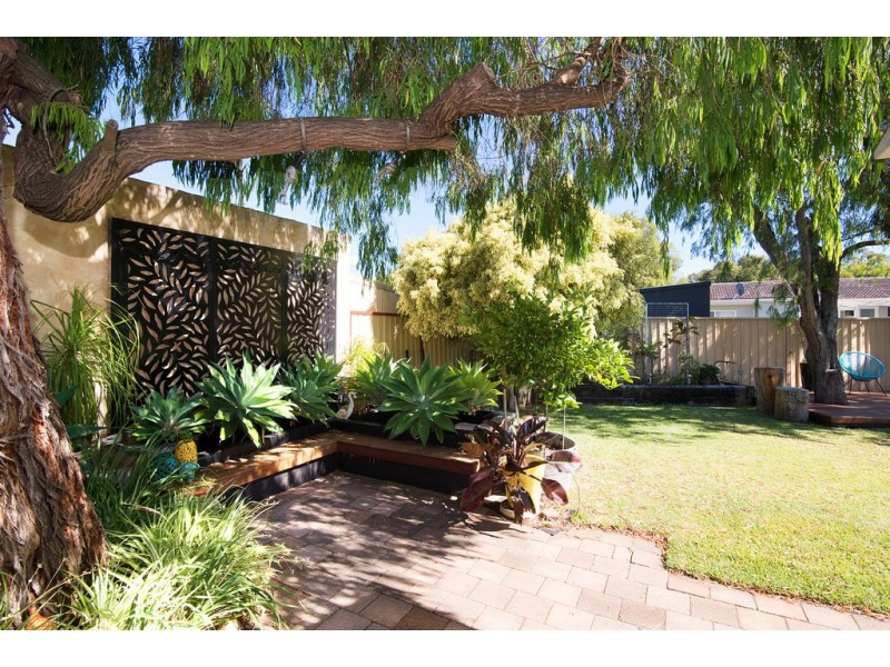 347 Bussell Highway, Broadwater WA 6280