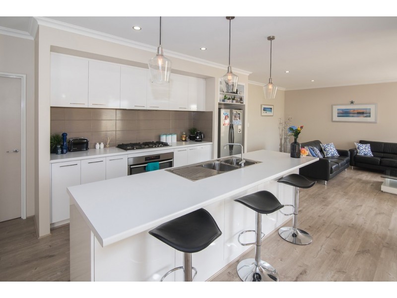 11 Ashpan Approach, West Busselton WA 6280