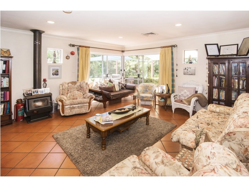 15 Wallaby Gardens, West Busselton WA 6280