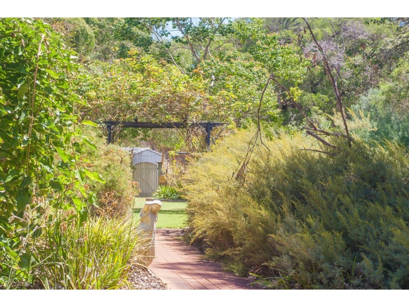 15 Wallaby Gardens, West Busselton WA 6280
