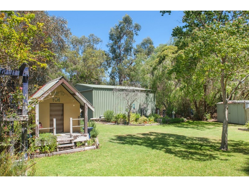 15 Wallaby Gardens, West Busselton WA 6280