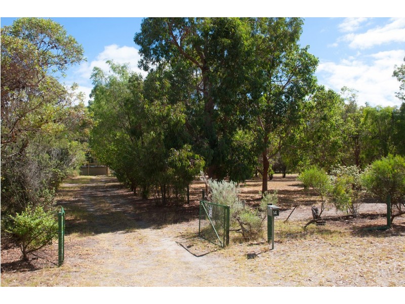 14 Barracks Drive, Reinscourt WA 6280