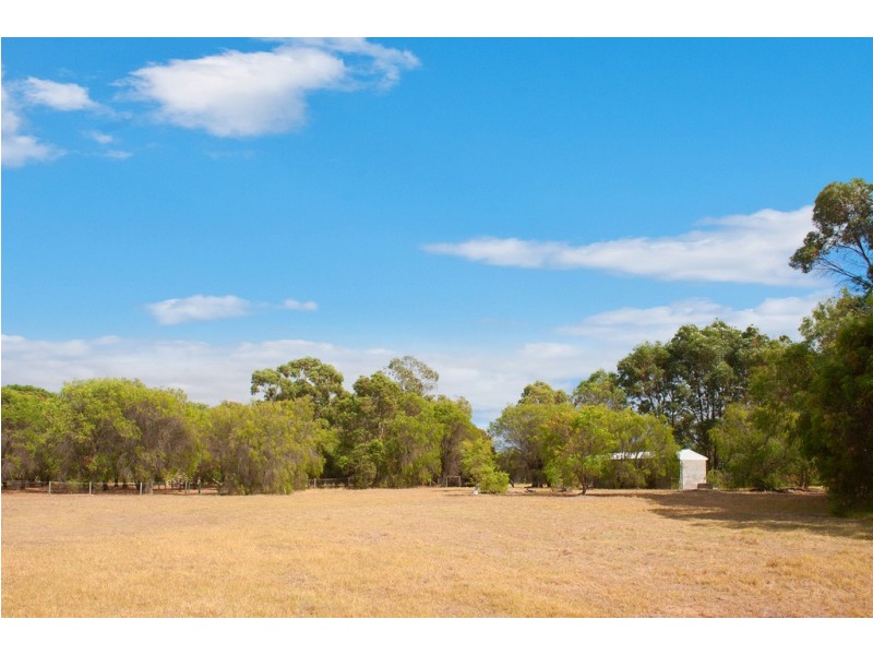 14 Barracks Drive, Reinscourt WA 6280