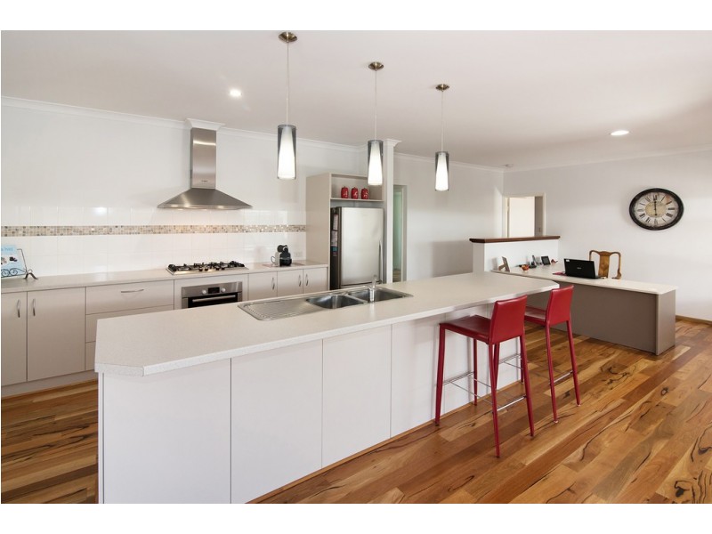 9 Beachgrove Place, Geographe WA 6280