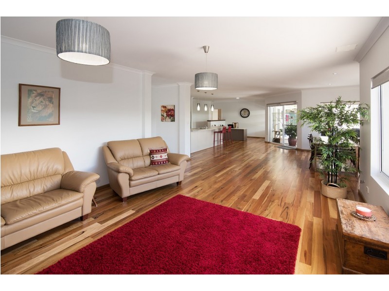 9 Beachgrove Place, Geographe WA 6280