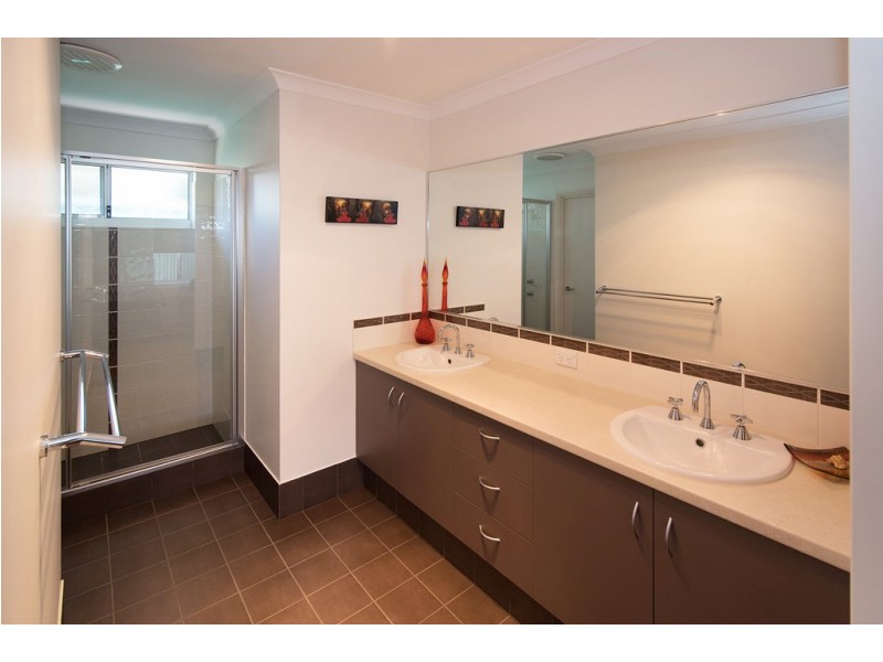 9 Beachgrove Place, Geographe WA 6280