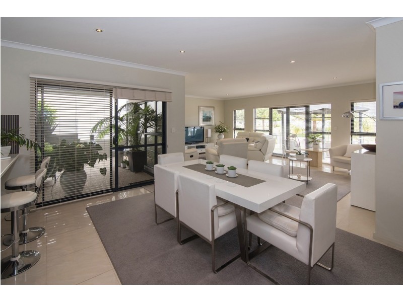 8 Mainsail Street, Geographe WA 6280