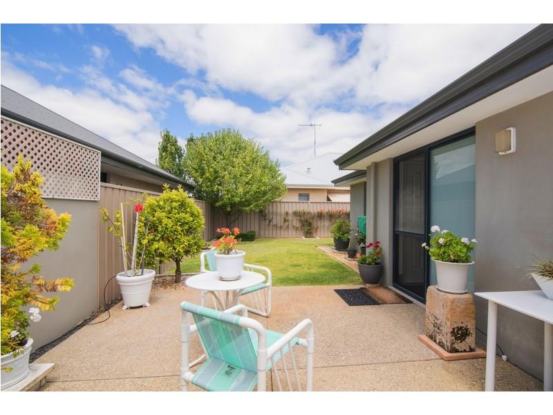 8 Mainsail Street, Geographe WA 6280