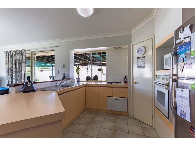 99 Hadfield Avenue, Broadwater WA 6280