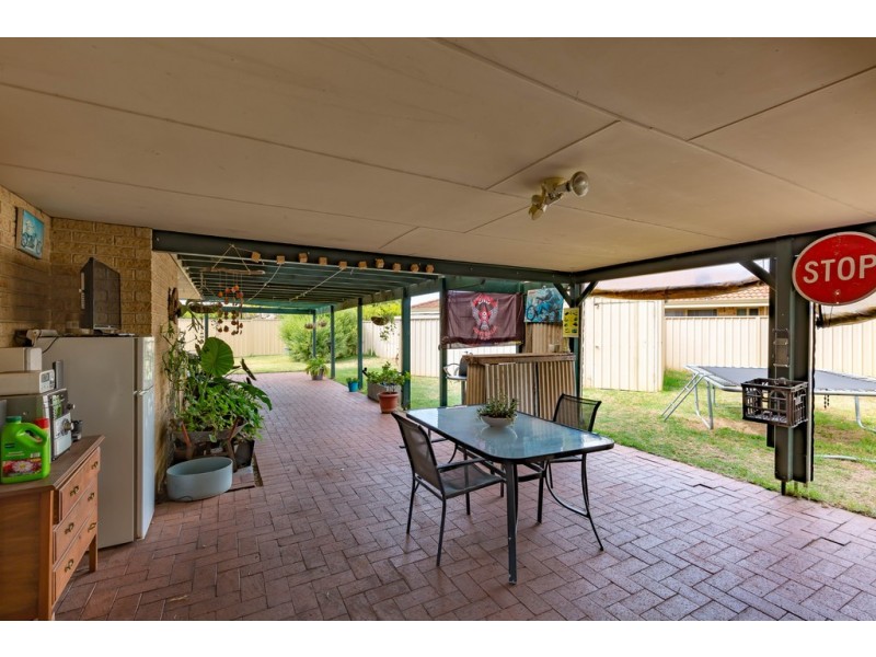 99 Hadfield Avenue, Broadwater WA 6280